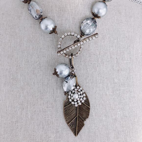 Vintage Style Glass Rhinestone, Faux Pearl, Leaf Pendant Necklace, early 2000s - Picture 6 of 6